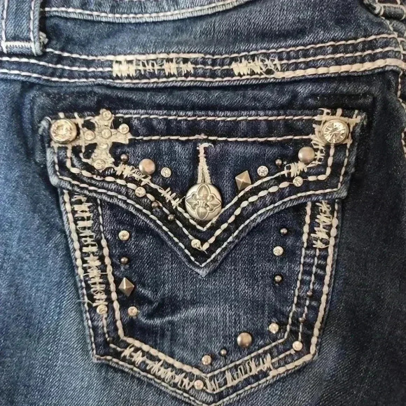 Miss Me Cutoff Bling shorts. Size 25 - Picture 7 of 8